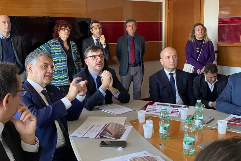 Macri, se reunió con dirigentes del Departamento de Transporte, de la empresa municipalizada ATAC y de la Agencia que se ocupa de movilidad en Roma.